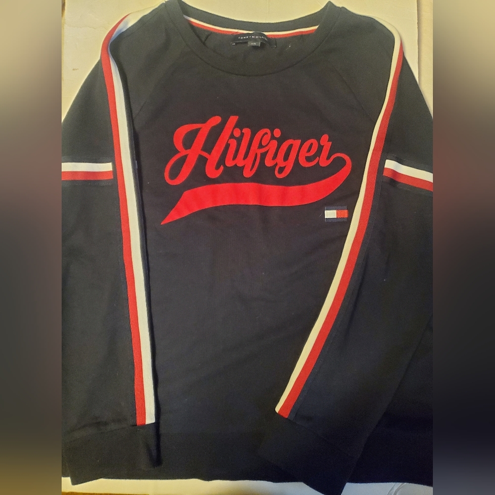 Tommy Hilfiger long sleeve sweater